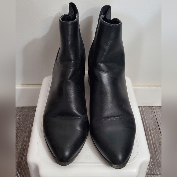 Boot - Picture 3 of 3